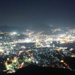 稲佐山山頂展望台にあるレストランからの夜景写真